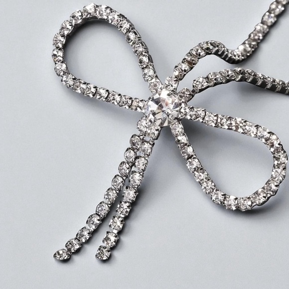 Silver Plated Rhinestone Bow Necklace. New. - Picture 4 of 9